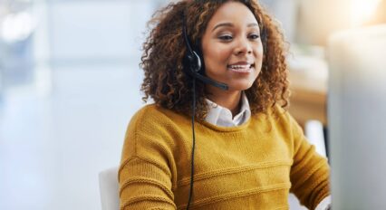 Responsive desktop support helping users resolve IT issues quickly